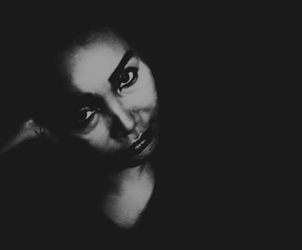 ＨＥＲ　ＩＬＬＵＳＩＯＮ　　