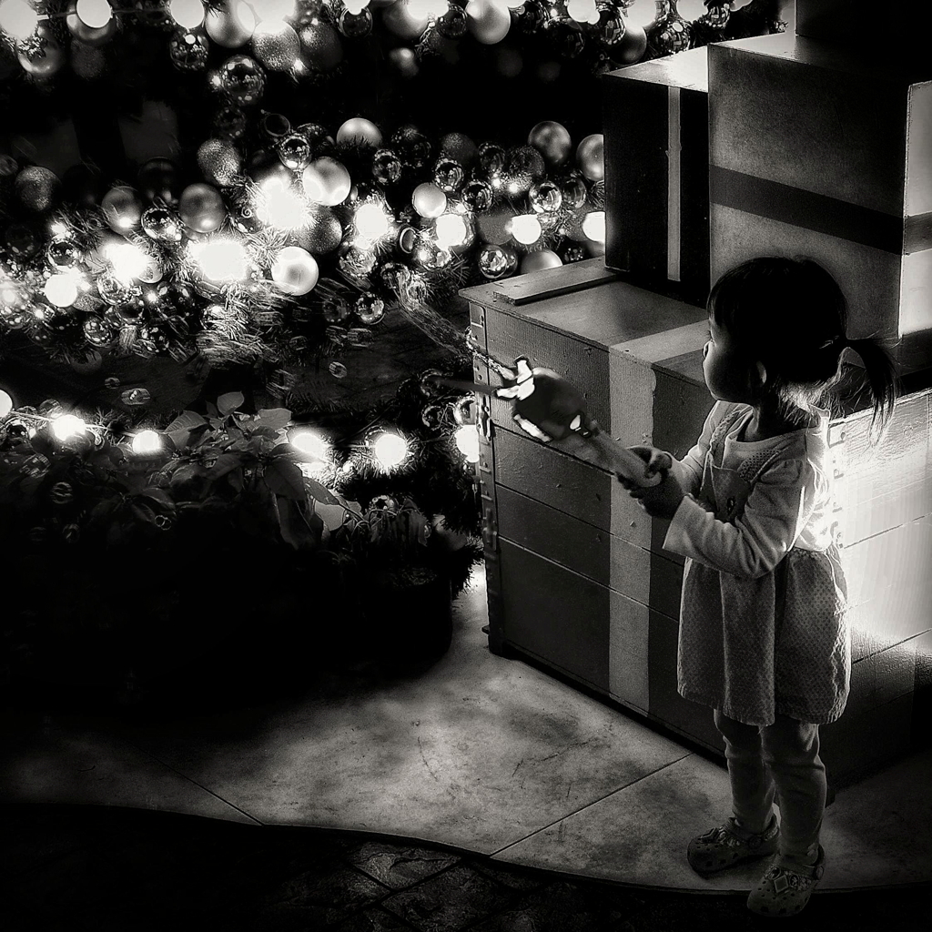 Where  is  santa  claus ？　