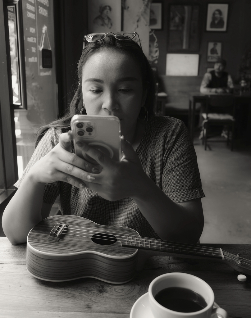 ＵＫＵＬＥＬＥ　ＡＮＤ　ＣＯＦＦＥＥ　