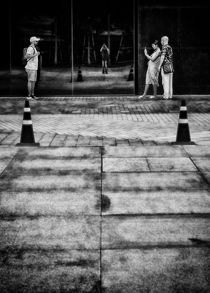 ＦＯＵＲ　ＰＥＯＰＬＥ　