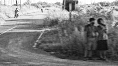 あっち見る人こっち見る人