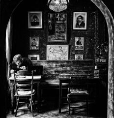 ＴＨＥ　ＳＭＡＬＬ　ＲＥＳＴＡＵＲＡＮＴ　