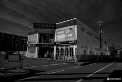 TSUTAYA