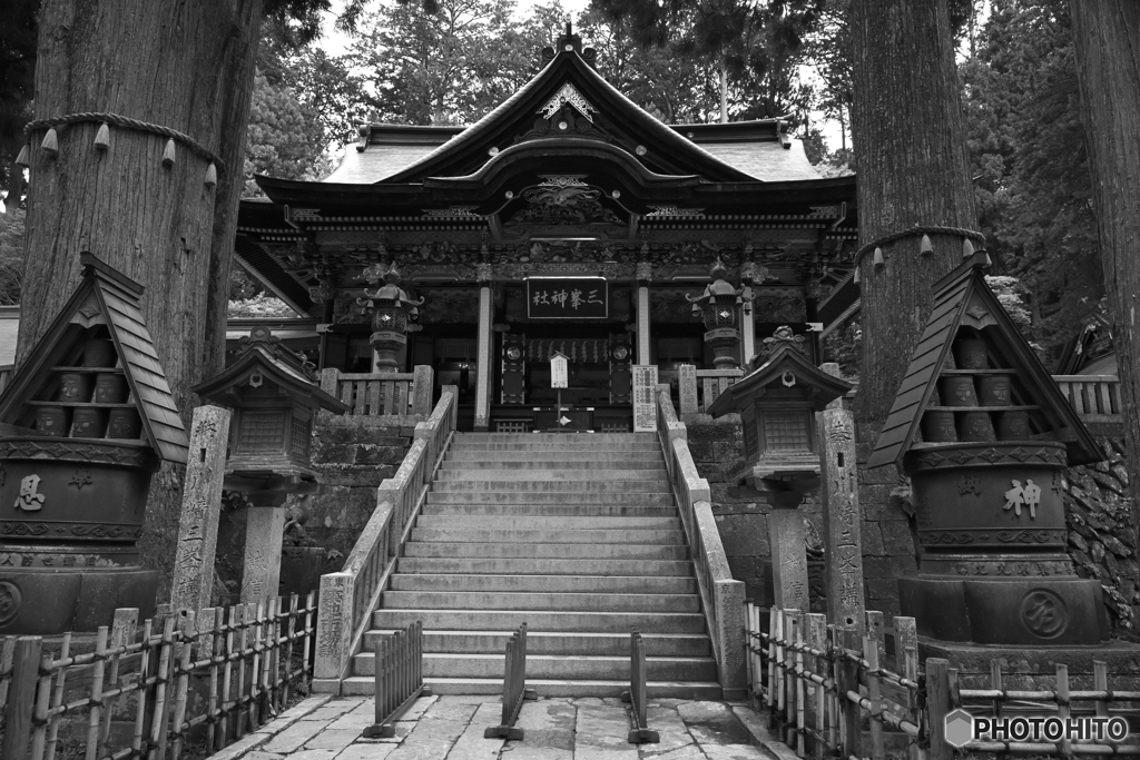 三峯神社拝殿