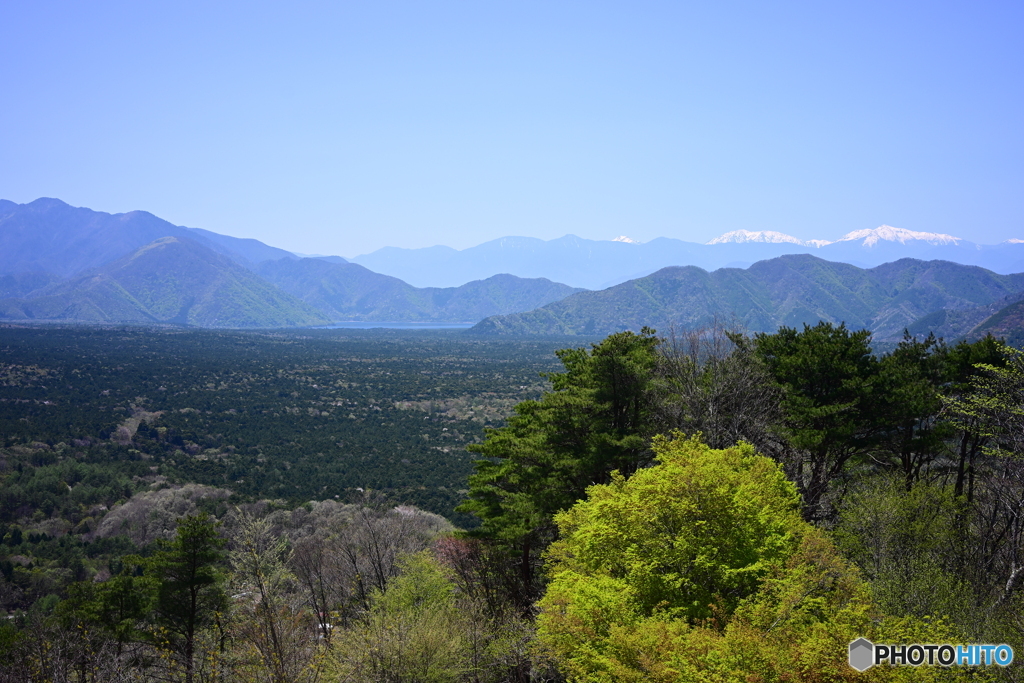 紅葉台から大パノラマ（青木ヶ原、本栖湖、南アルプス）