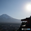 新倉富士浅間神社からの逆光富士