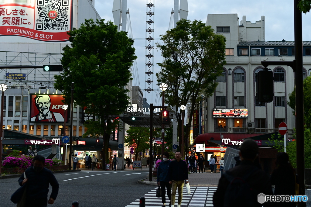 夕刻のISEZAKIモール入口