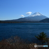 本栖湖から富士を望む