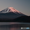 本栖湖からの赤富士２