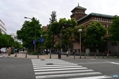 横浜県庁舎を望む