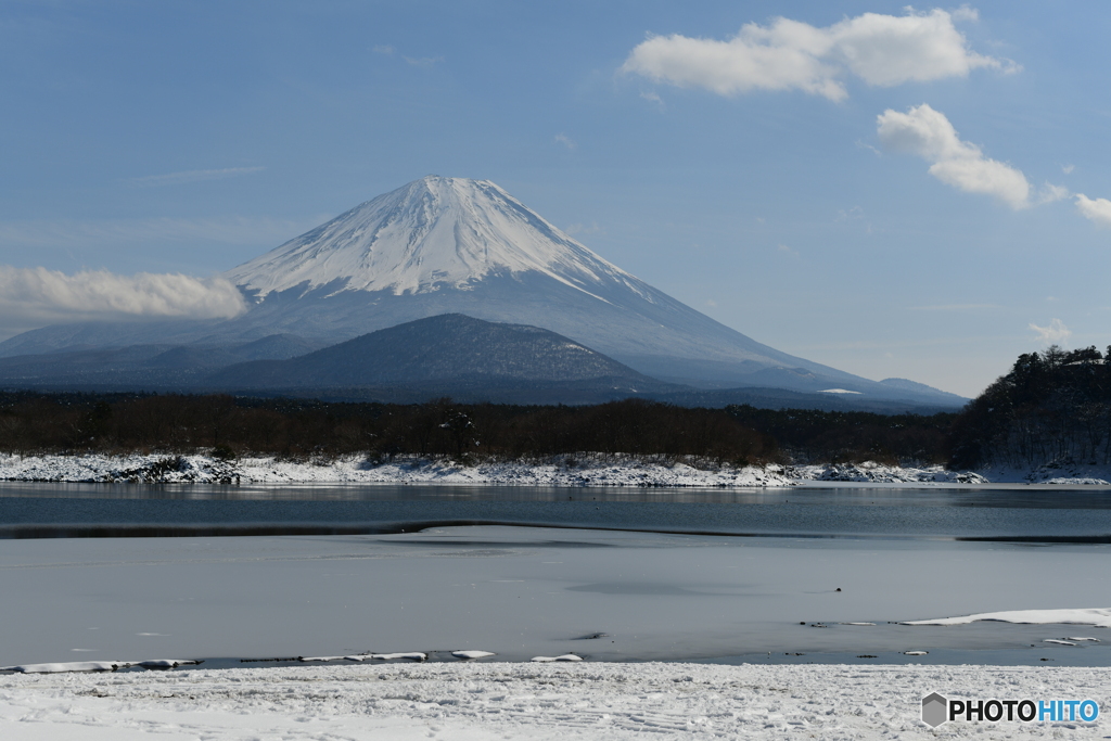 氷結の精進湖