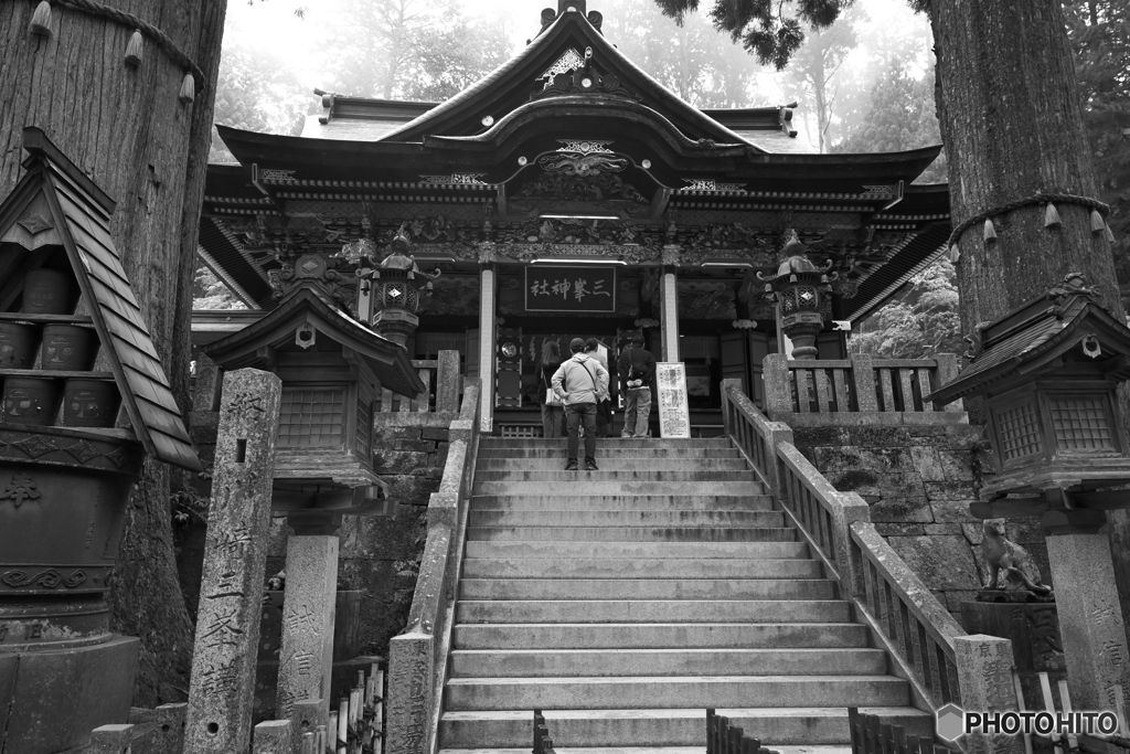 三峯神社拝殿