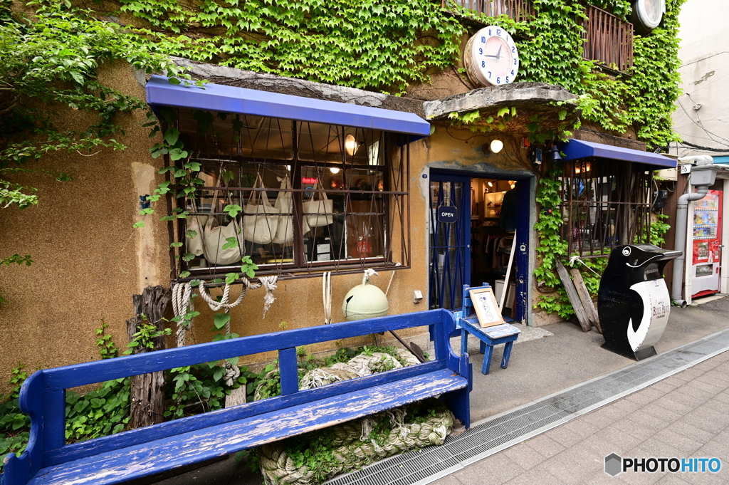 港のお土産店１
