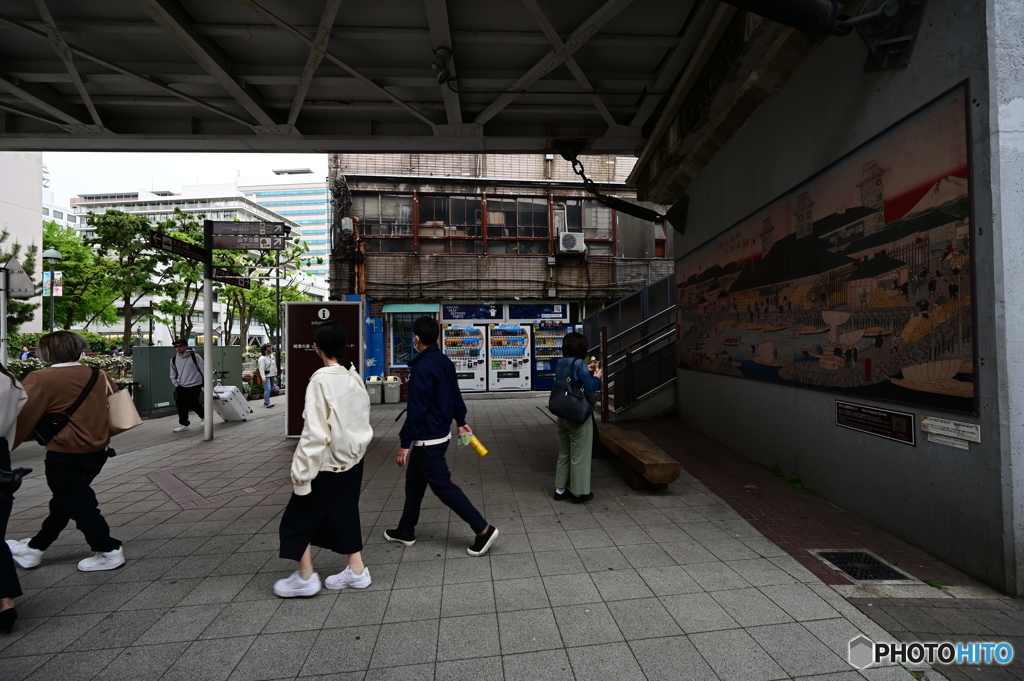 遊歩道下でのスイーツ