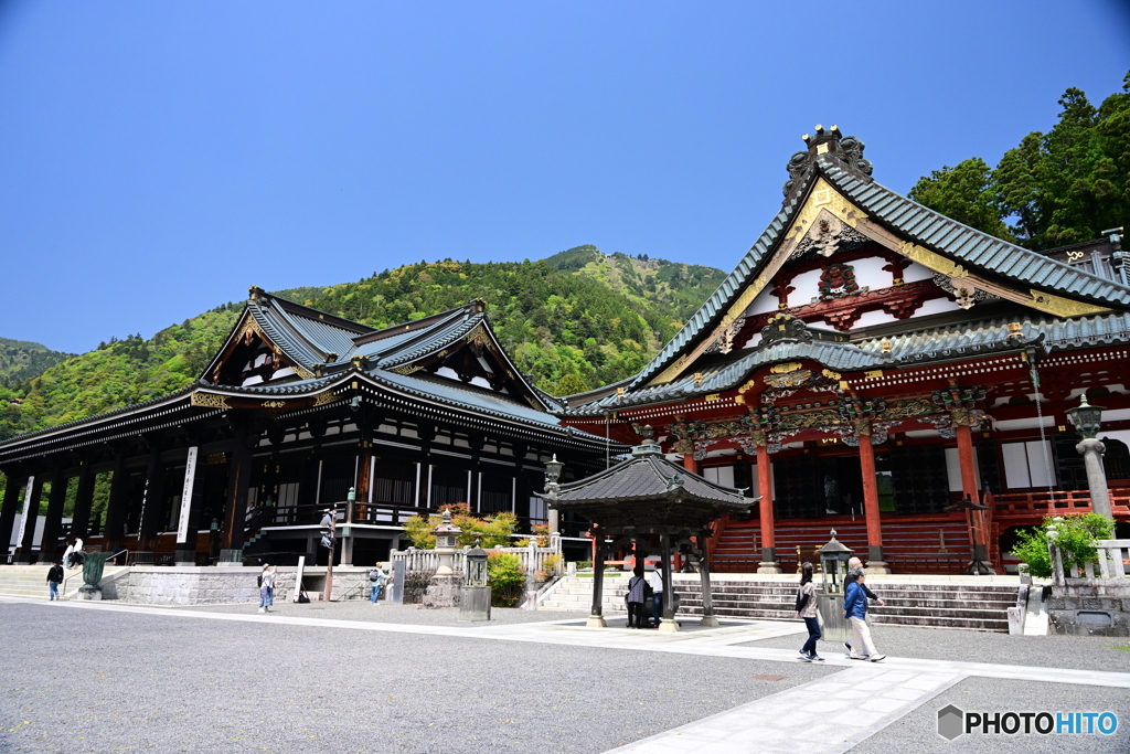 久遠寺本堂と祖師堂