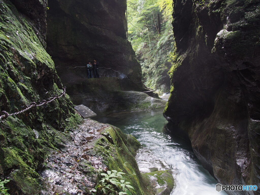 神戸岩の流れ