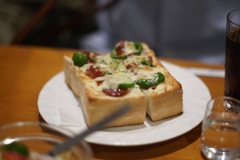 レトロ喫茶店のピザトースト