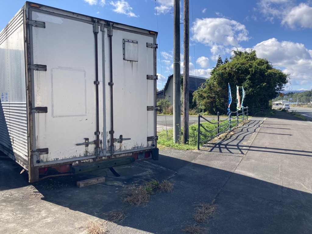 散歩道〜公民館裏