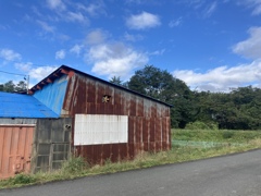廃工場と青空