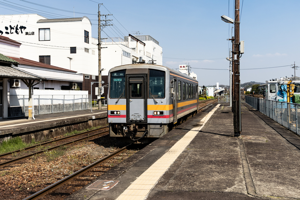 20230401 キハ102_東津山駅にて