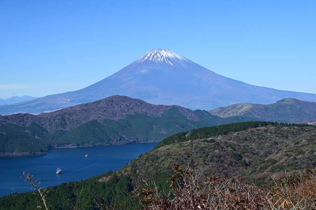 芦ノ湖より富士を望む