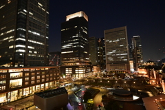 丸の内の灯りの時間