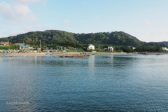 静かな海辺