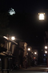 夜の城下町
