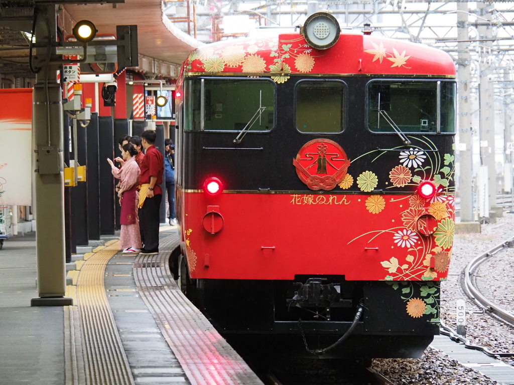 金沢駅にて（二）