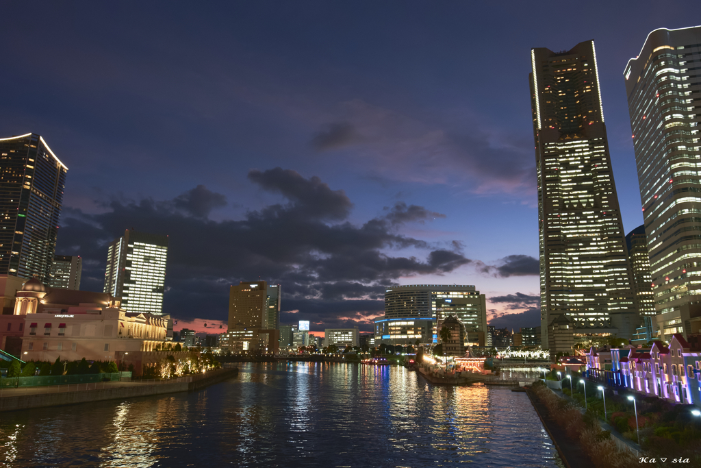 みなとみらい夕景