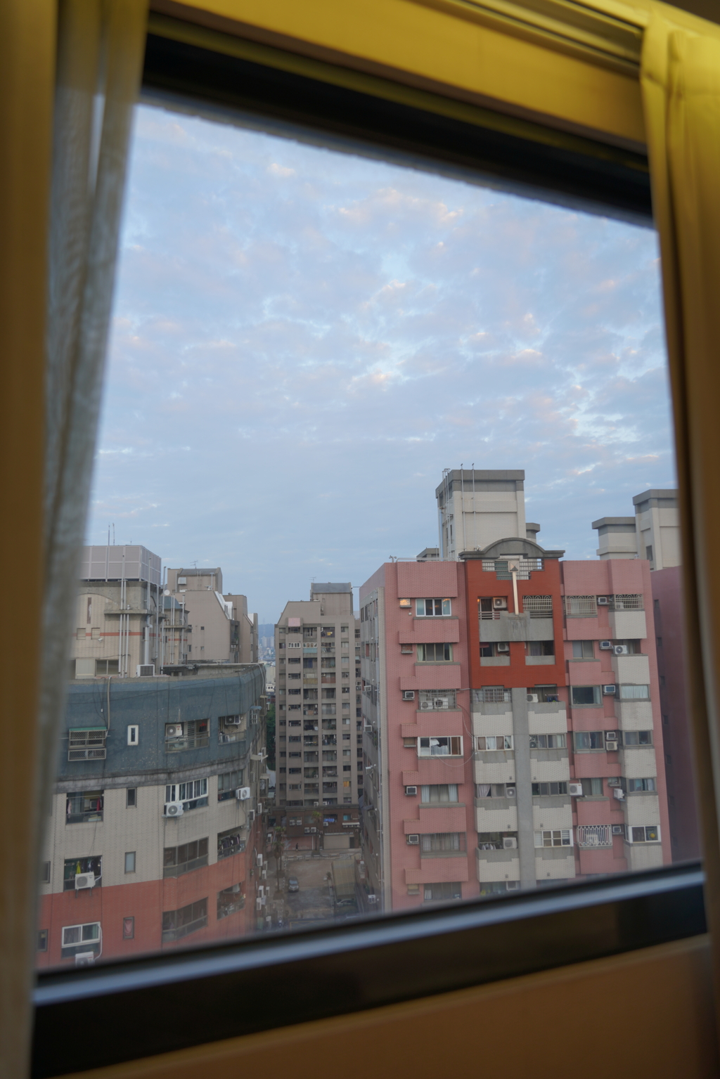 ホテルの窓から…。