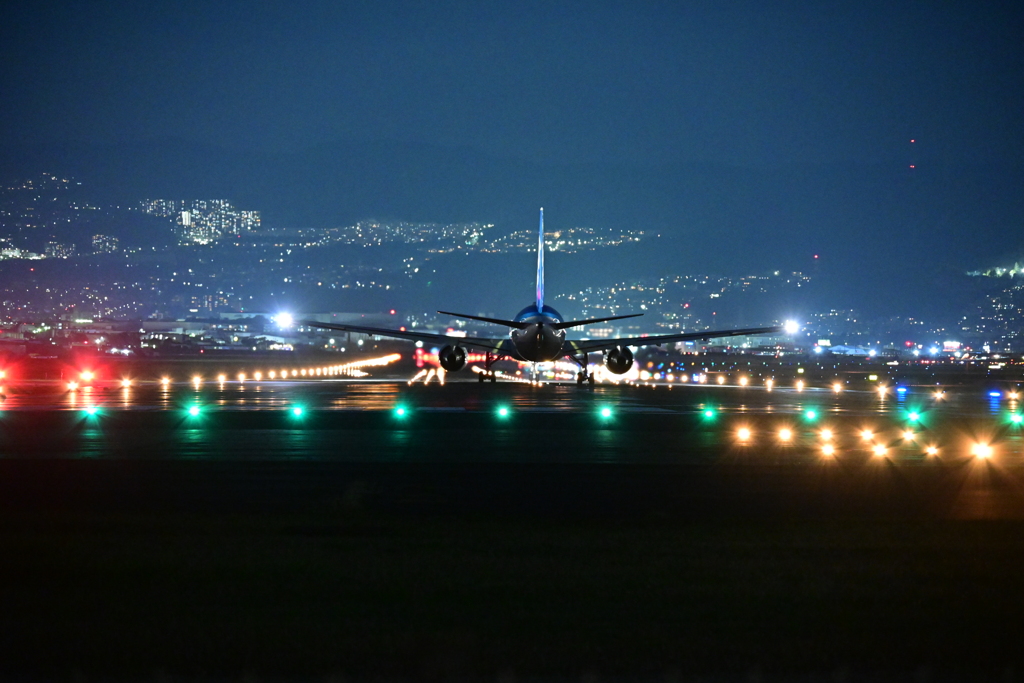 夜間飛行機　離陸