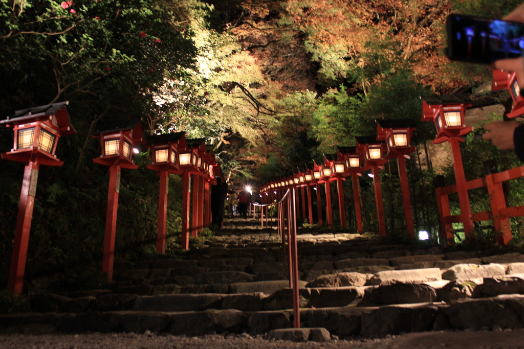 紅葉しはじめの貴船神社