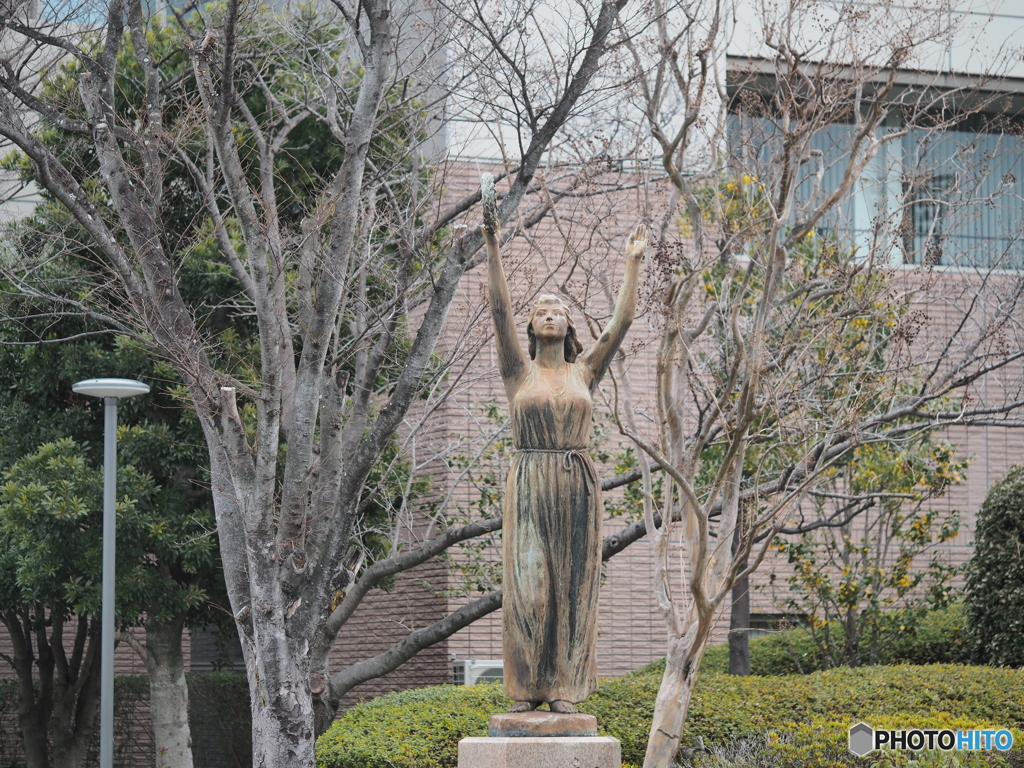 ブロンズ像