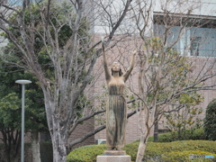 ブロンズ像