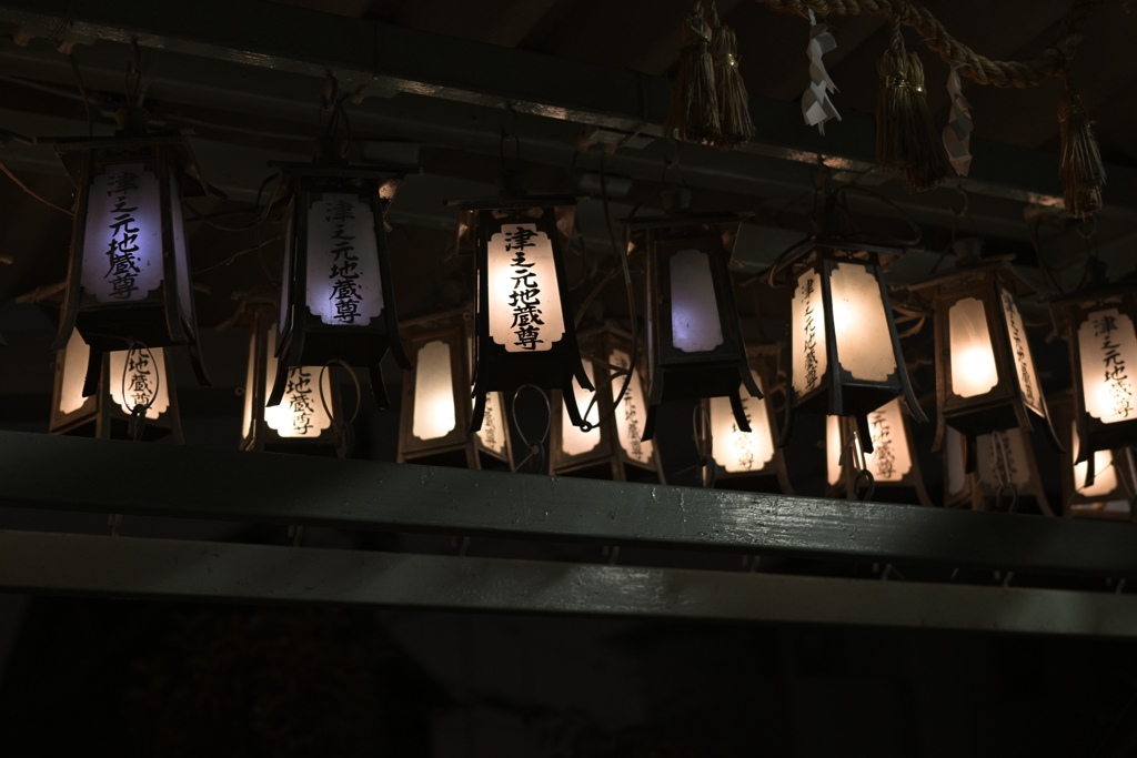 吊り灯篭