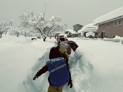 雪を漕ぐ