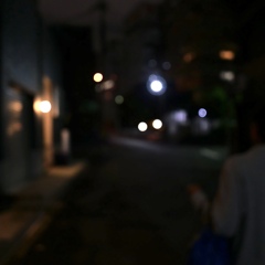 空中浮遊するクラゲ