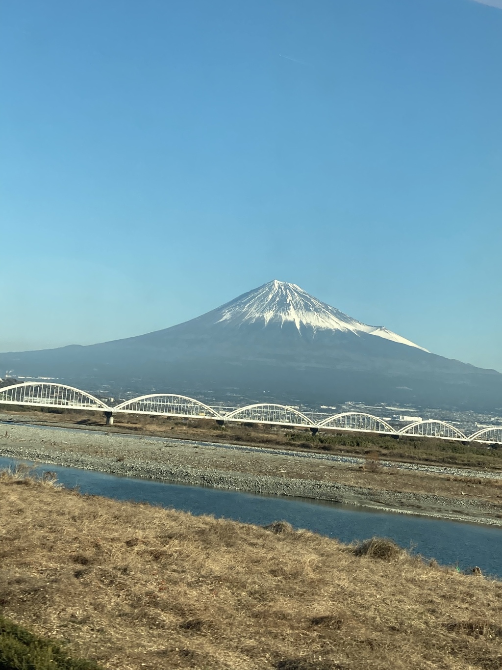 新幹線の中から富士山