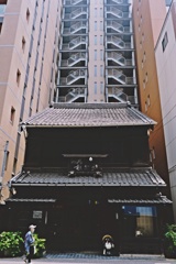 都会のスリット