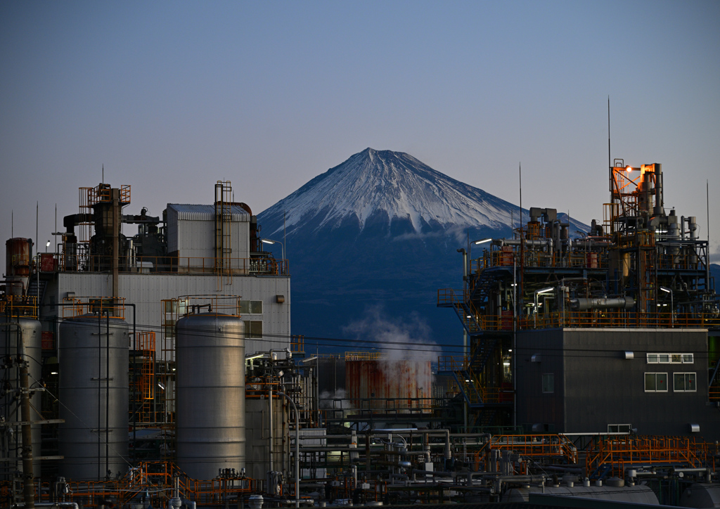 工場の朝