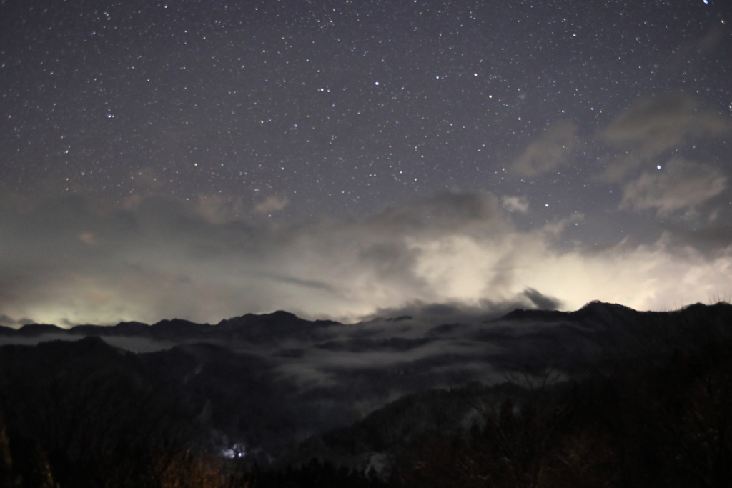 夜明け前の蒼天