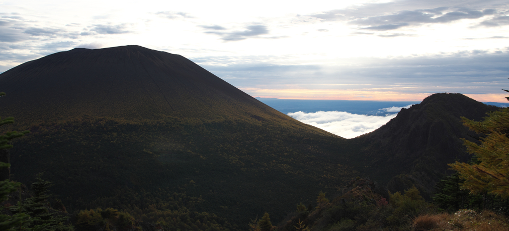 晩秋の浅間山
