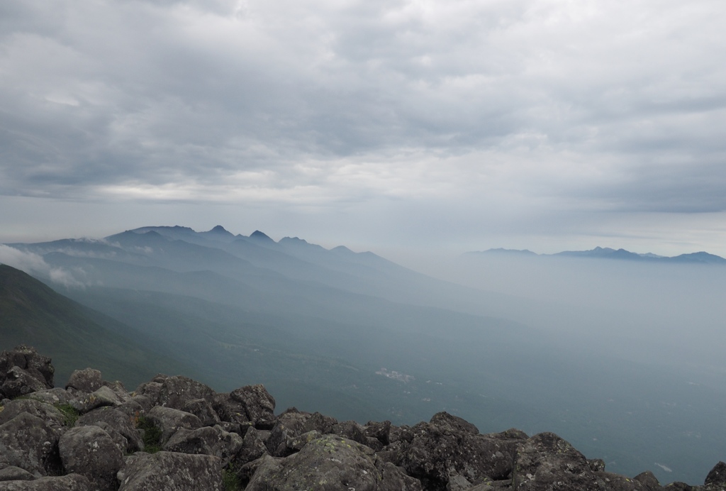 蓼科山より八ヶ岳を望む
