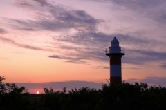 夕日と灯台
