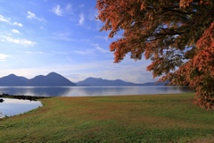湖畔から眺める紅葉 湖畔から眺める紅葉