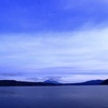 湖上の秋空