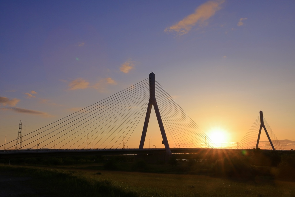 夕暮れの美原大橋