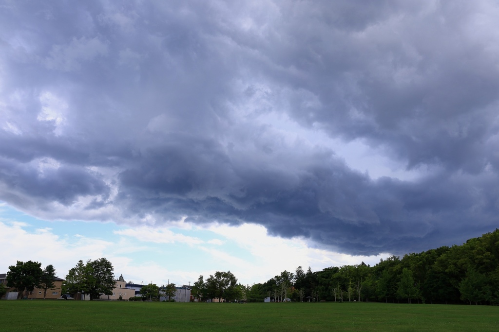 頭上に暗雲