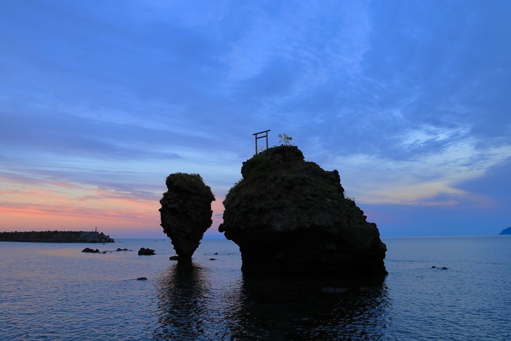 えびす岩と大黒岩